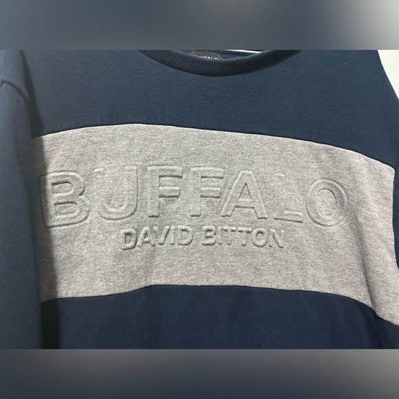 Men’s BUFFALO Color Blocked Graphic Crewneck Sweater - Picture 9 of 9